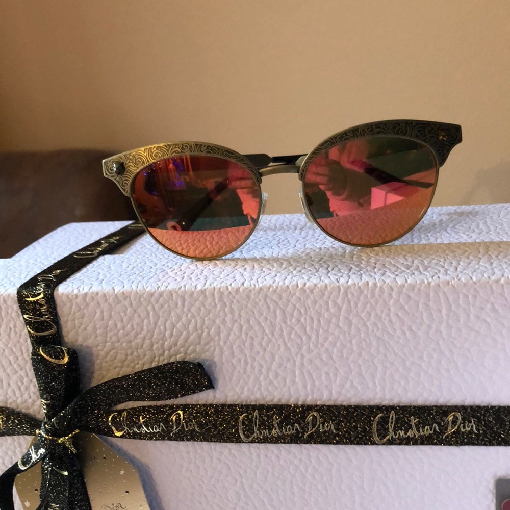 Gucci Tiger Accent Mirror sunglasses